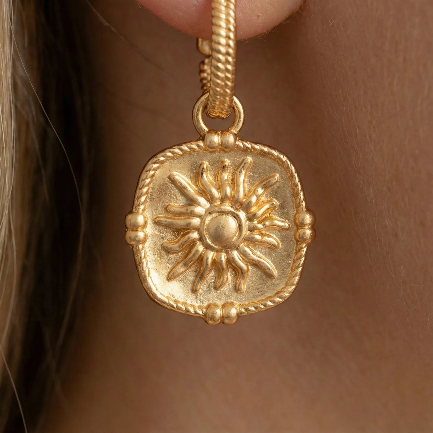Vintage Radiant Sol Drop Earrings - 18K Gold Plated - Freja
