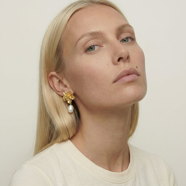 Botanical Pearl Drop Earrings - 18K Gold Plated - Kenza
