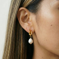 Intertwined Knot Pearl Drop Earrings - 18K Gold Plated - Maja