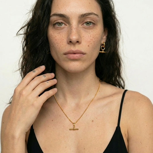 Minimalist T-Bar Necklace - 18K Gold Plated - Celine