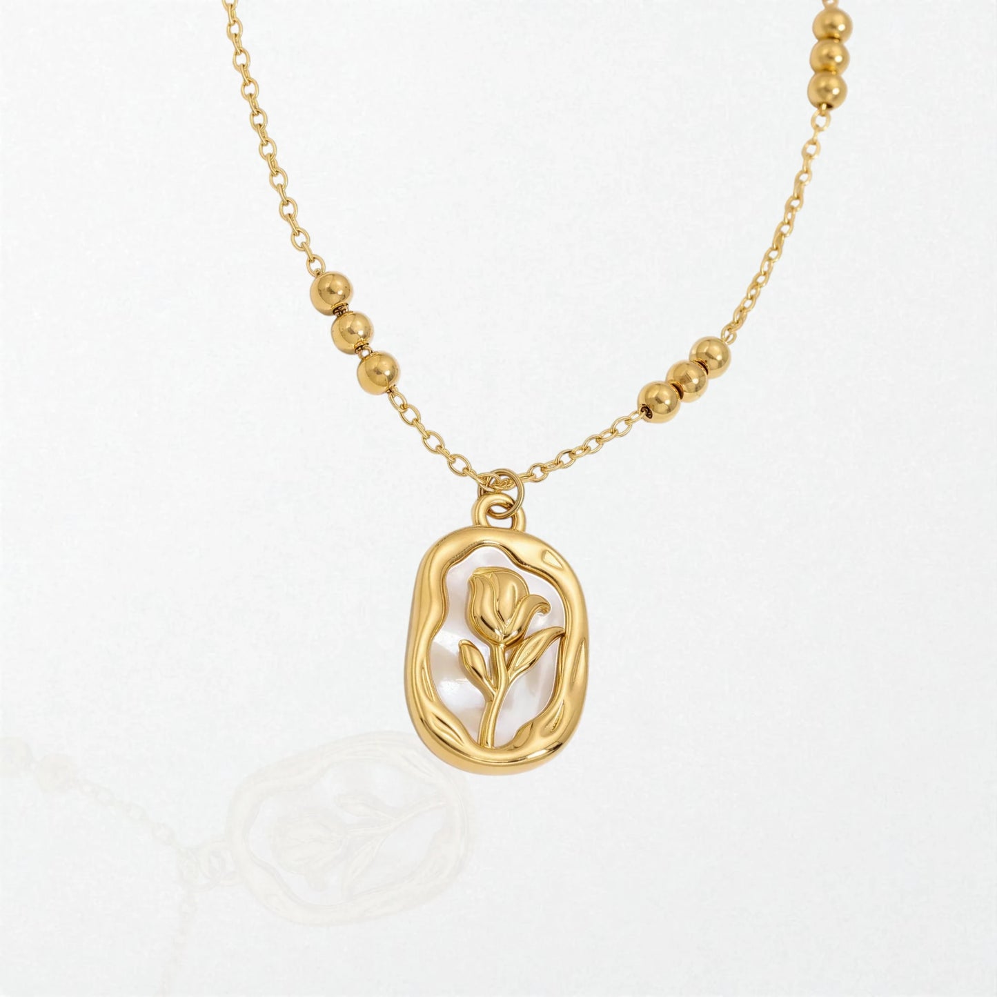 Mother of Pearl Rose Necklace - 18K Gold Plated - Rosalie