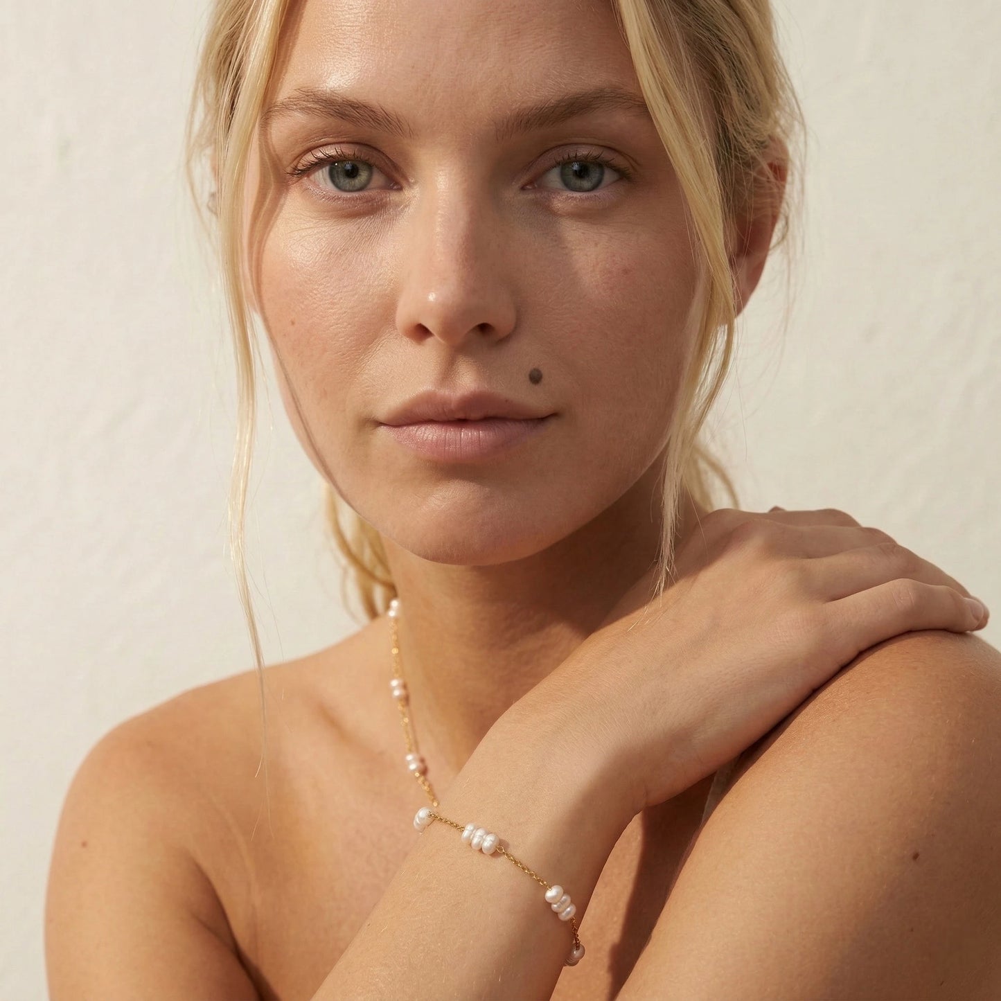 Pearl Station Bracelet - 18K Gold Plated - Eleanor
